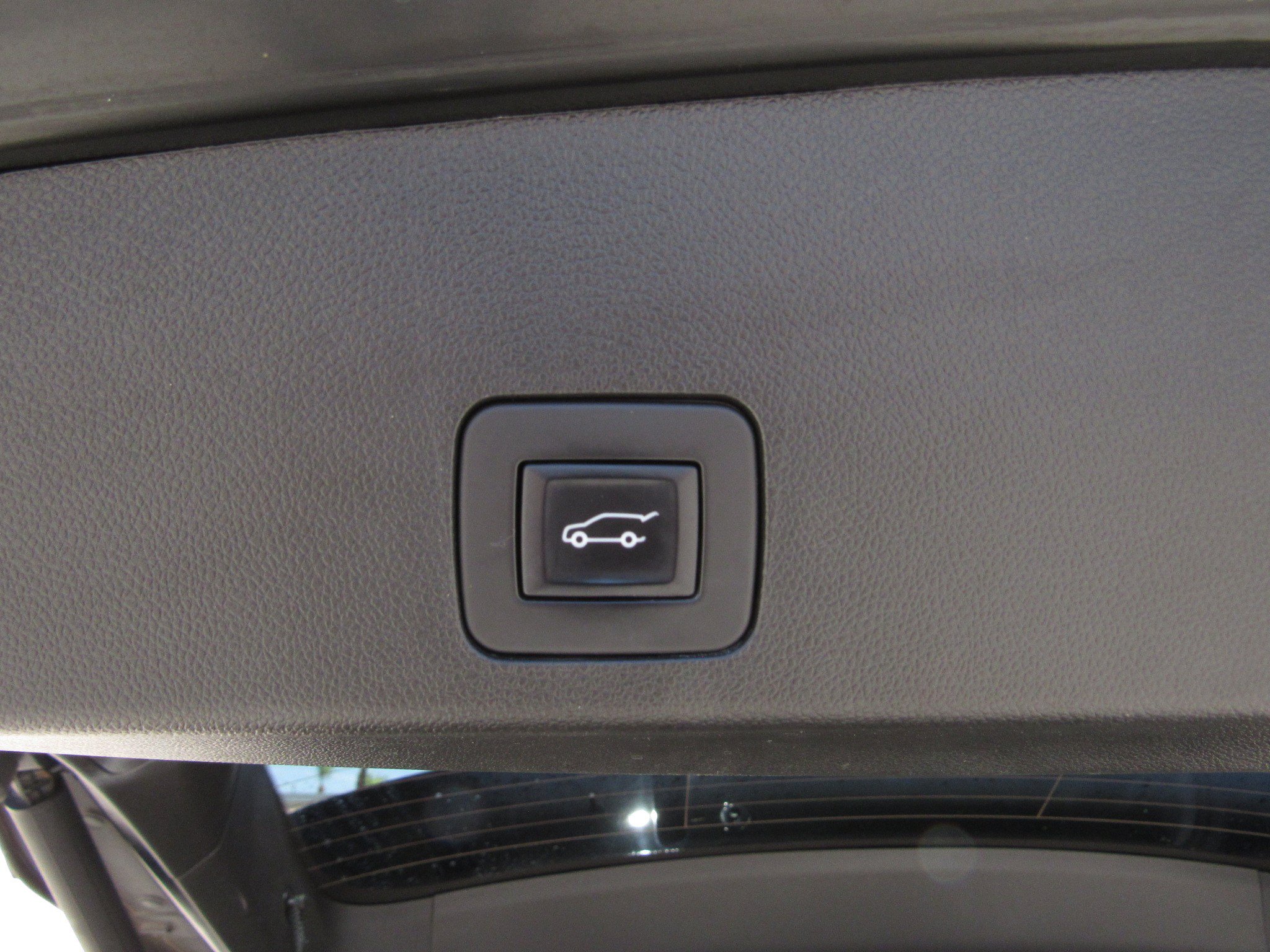 Used 2022 Buick Encore GX Select w/ Sport Touring Package FWD image 13