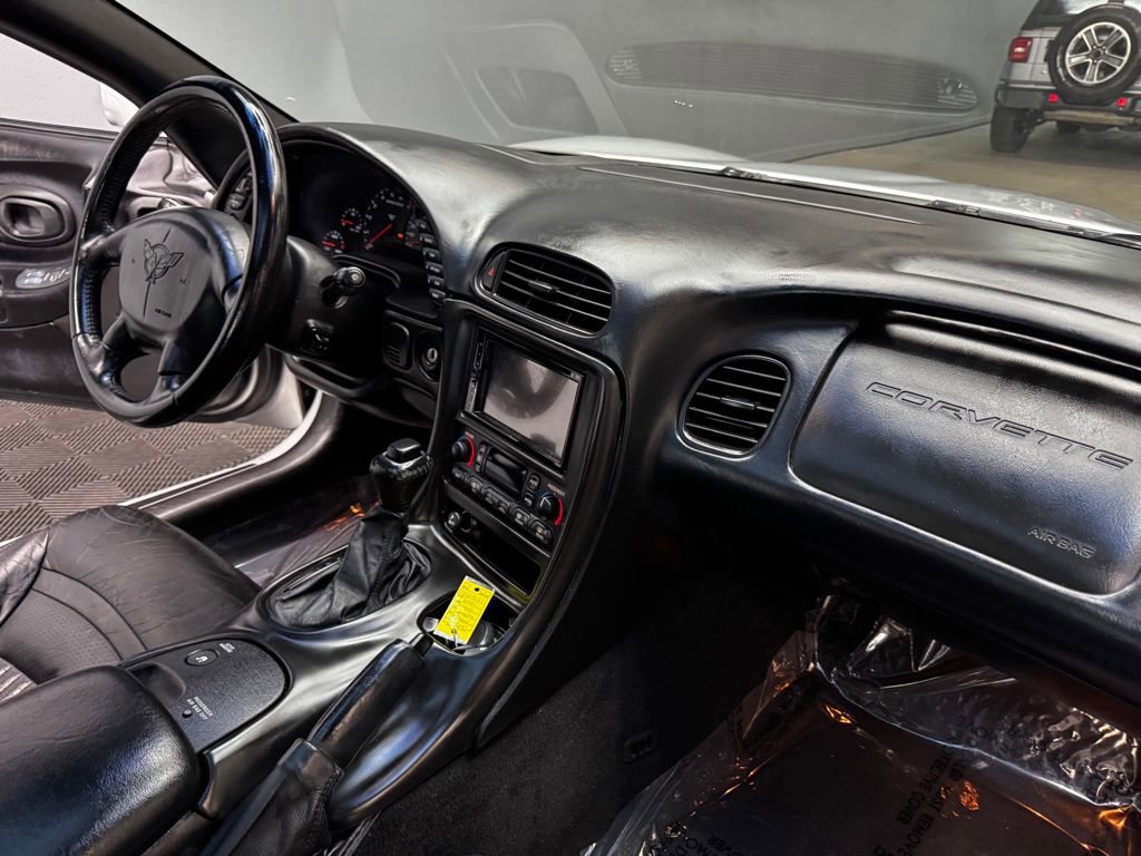 Used 2001 Chevrolet Corvette Coupe w/ Preferred Equipment Group2 image 36