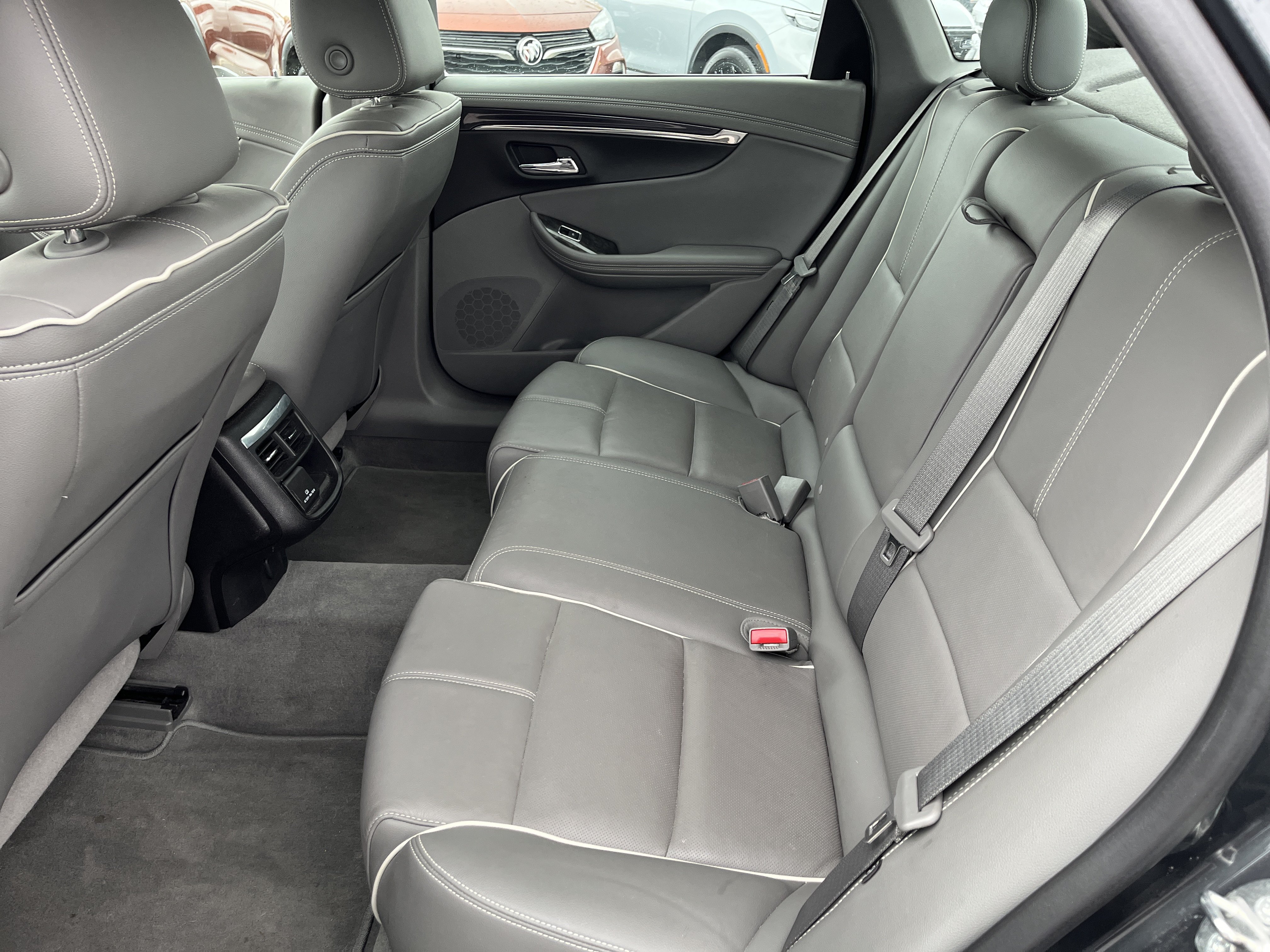 Used 2015 Chevrolet Impala LTZ FWD image 14
