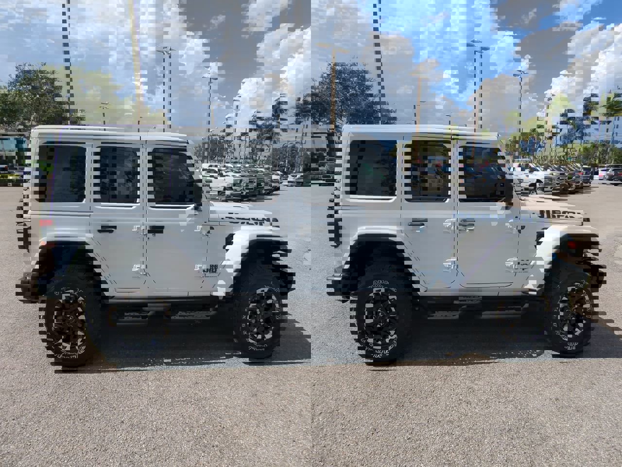 Used 2024 Jeep Wrangler Unlimited Rubicon 4xe image 4