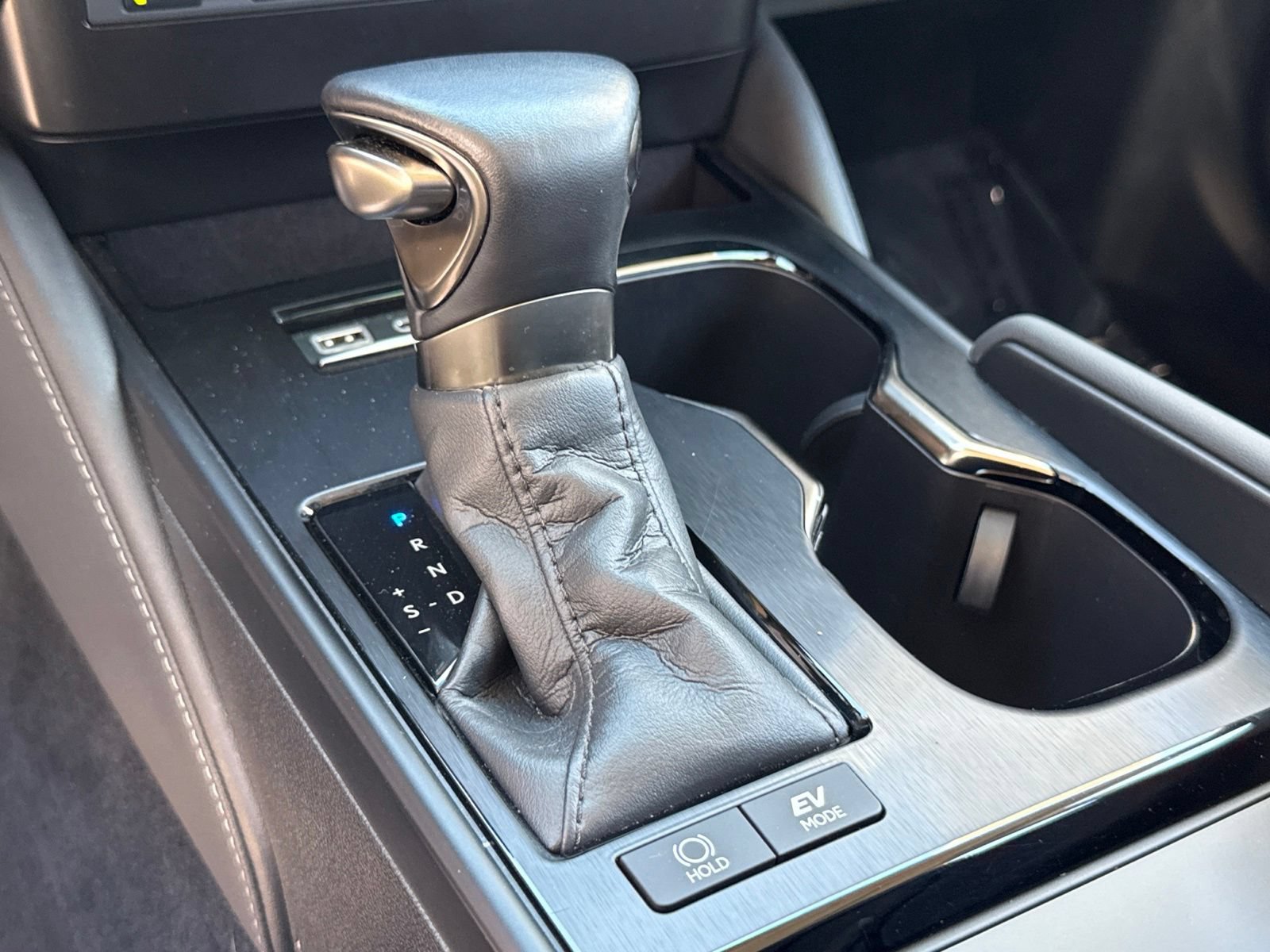 Used 2023 Lexus ES 300h w/ Accessory Package (Z1) FWD image 33
