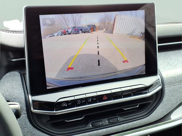 Used 2023 Jeep Compass Latitude image 21