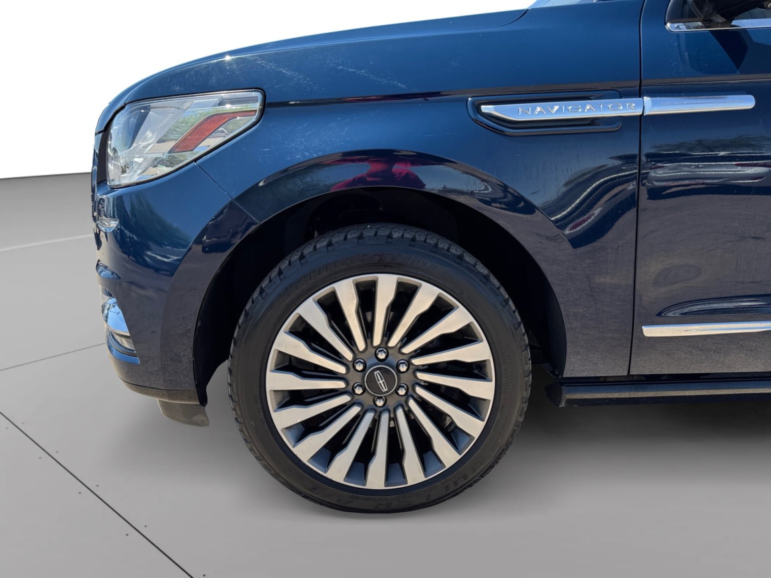 Used 2019 Lincoln Navigator L Reserve AWD/4WD image 9