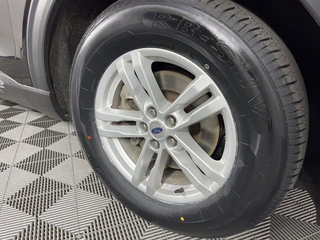 Used 2024 Ford Explorer XLT w/ Equipment Group 202A RWD image 15