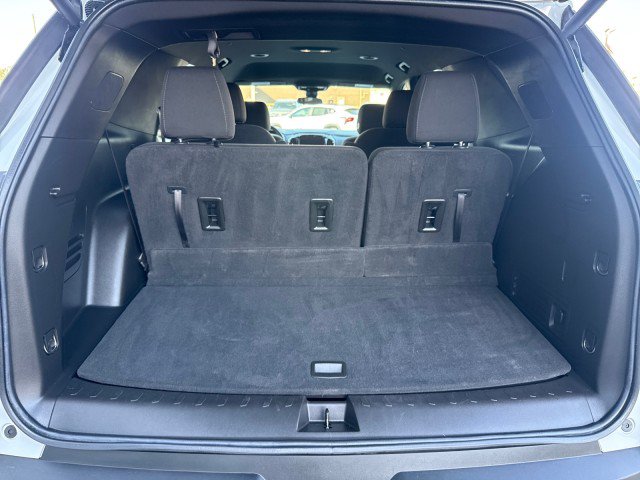 Used 2023 Chevrolet Traverse LT FWD image 25