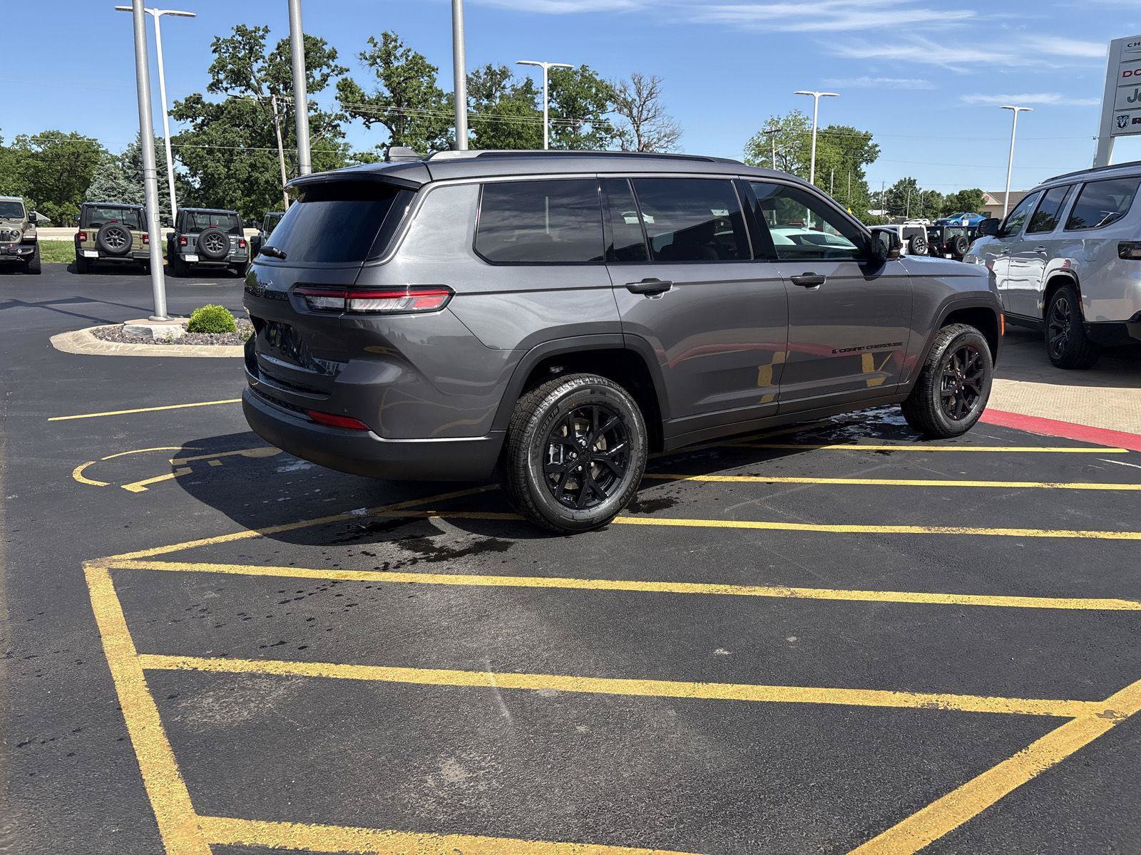 New 2026 Jeep Grand Cherokee L 4WD image 6