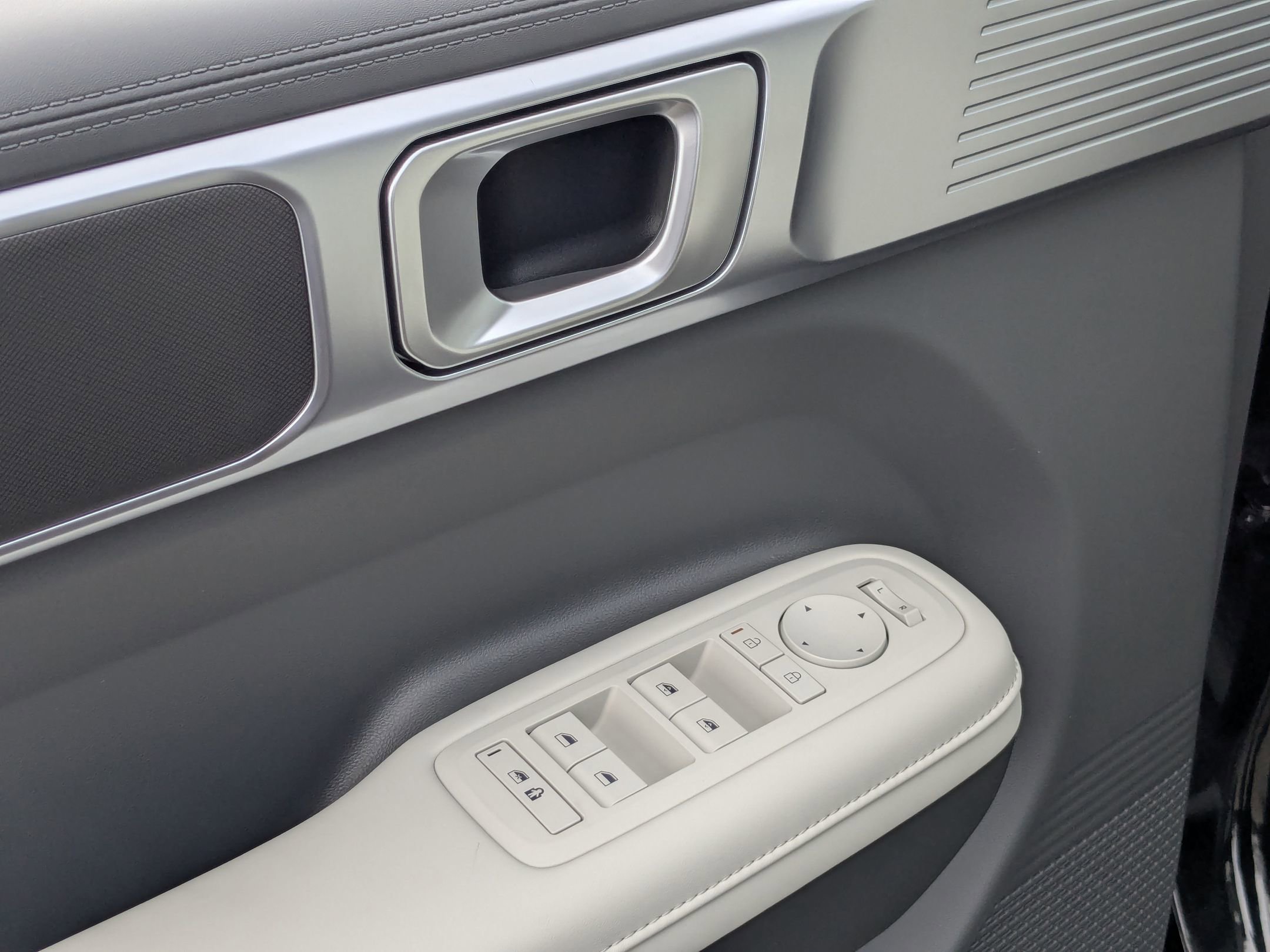 New 2026 Hyundai Santa Fe SEL AWD/4WD image 16