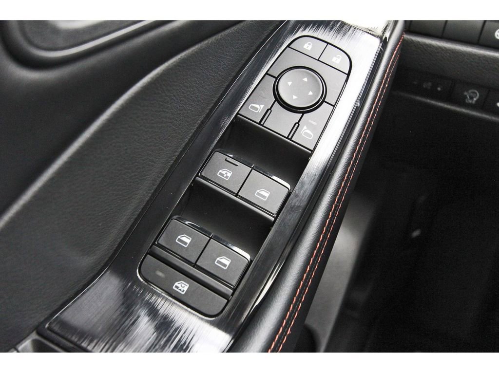 Used 2025 Nissan Rogue SV image 25