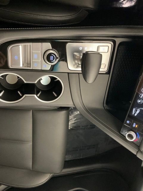 Used 2025 Genesis G70 2.5T image 23