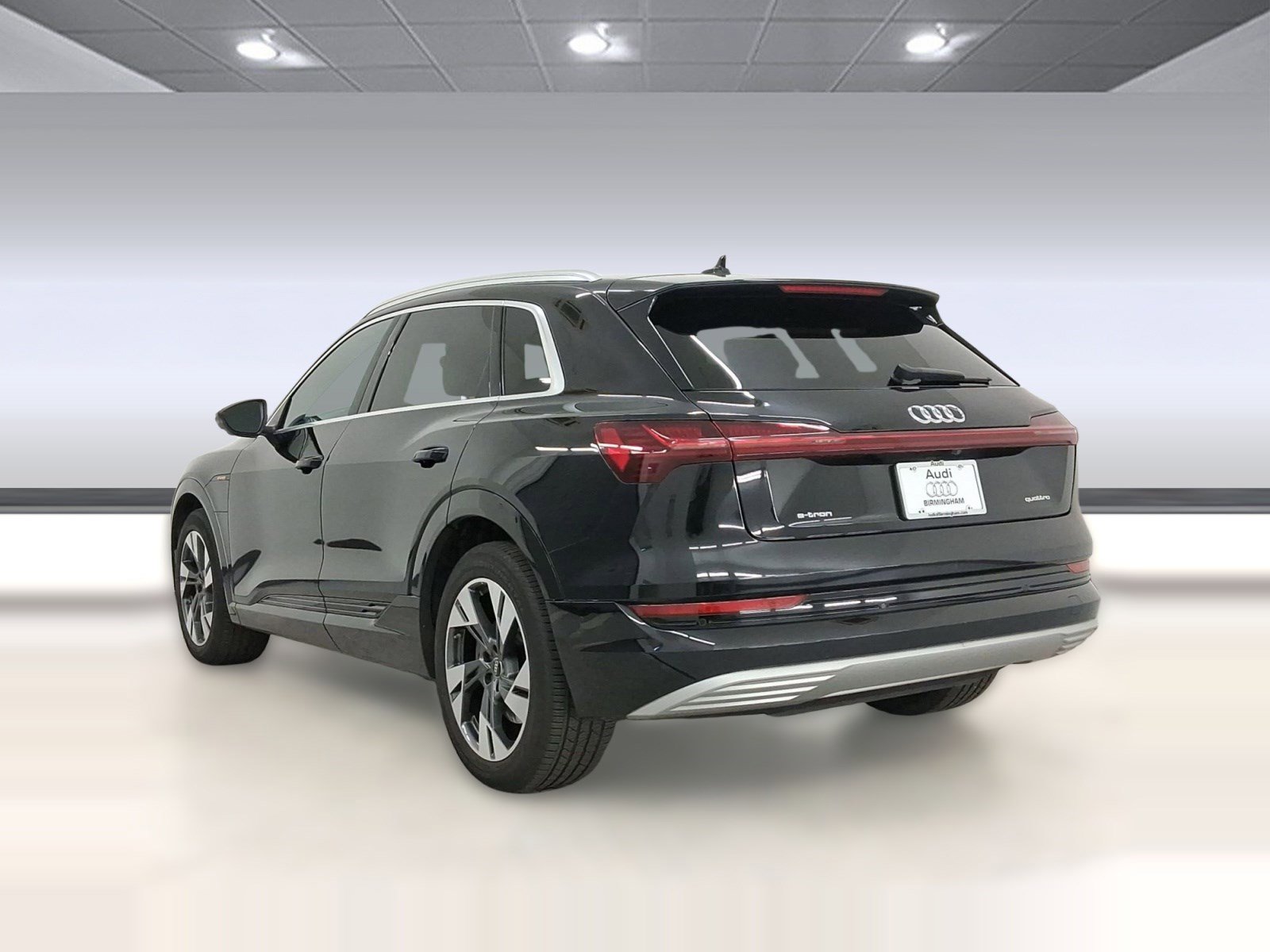Used 2022 Audi e-tron Premium Plus w/ Premium Plus Package image 3