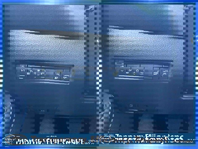 Used 2023 Toyota Venza Limited image 21