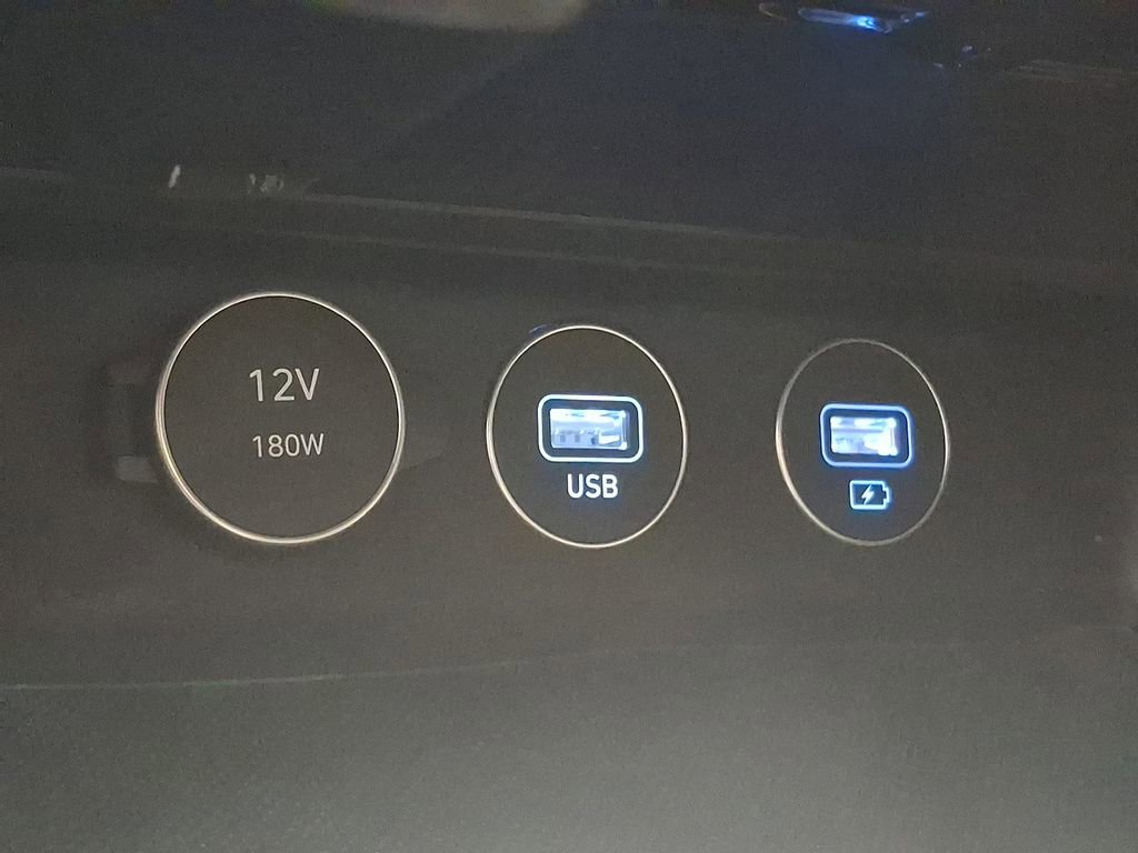 Used 2023 Genesis G70 3.3T image 20