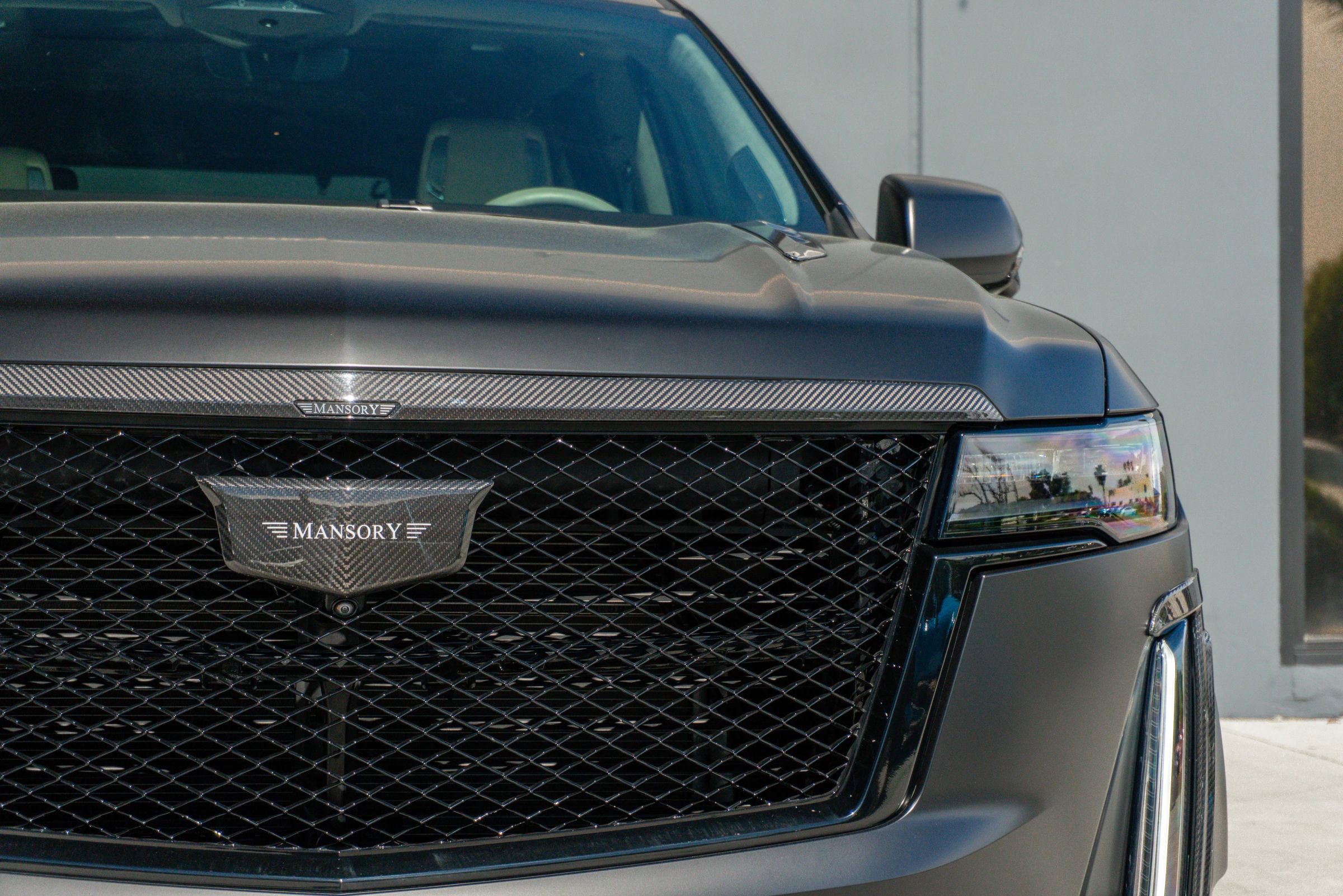 Used 2024 Cadillac Escalade Sport Platinum w/ LPO, ONYX Package image 28