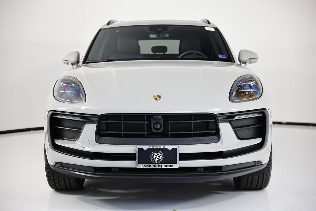 Used 2025 Porsche Macan image 10