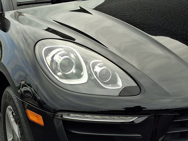 Used 2018 Porsche Macan Sport Edition AWD/4WD image 9