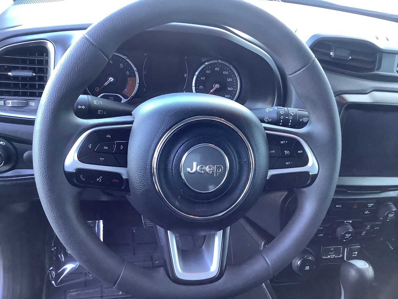 Used 2023 Jeep Renegade Latitude AWD/4WD image 15