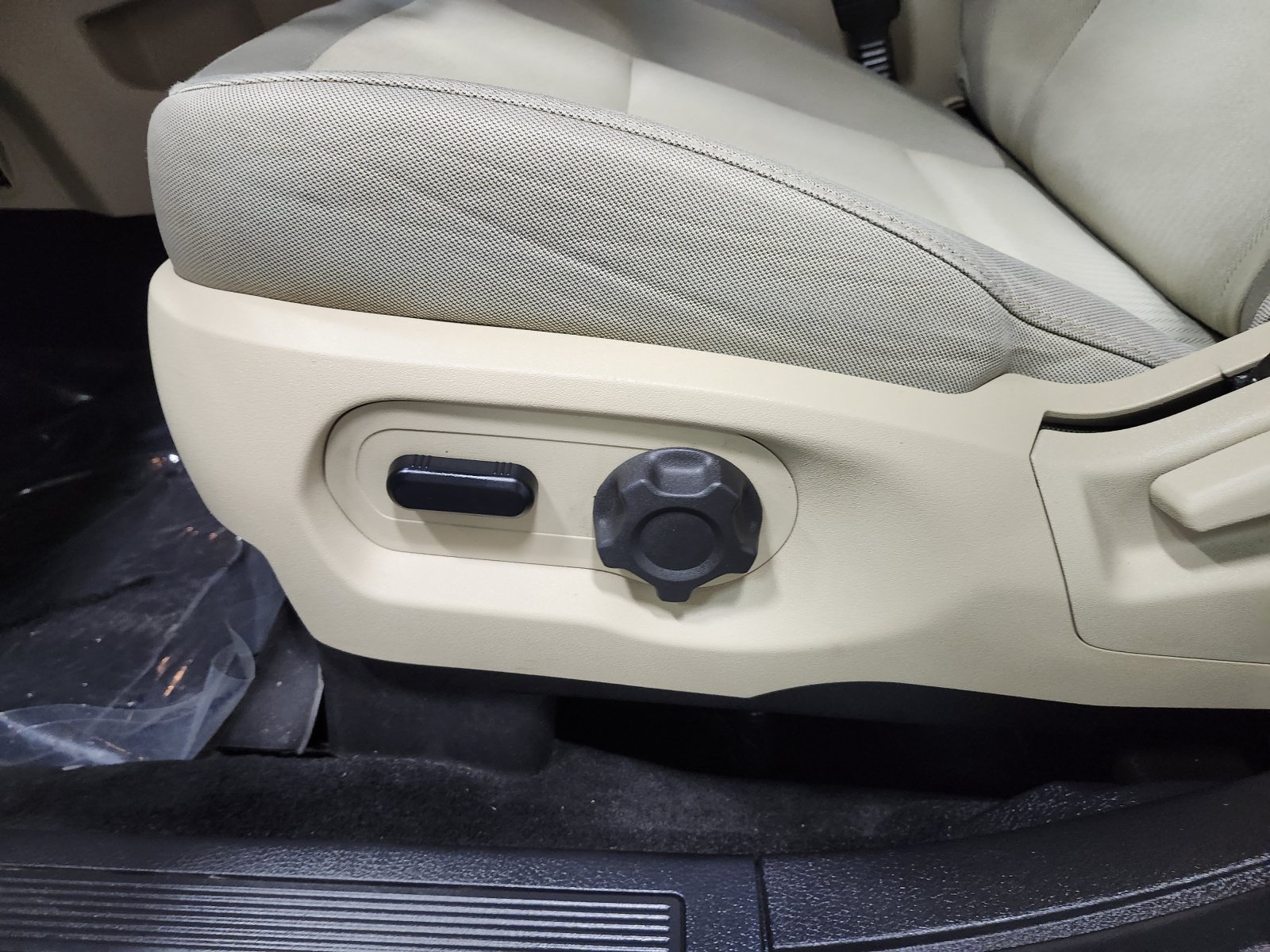 Used 2019 Ford Flex SE FWD image 22