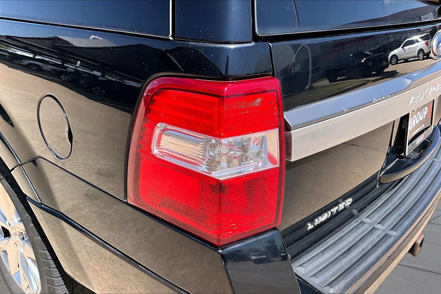 Used 2017 Ford Expedition EL Limited w/ Equipment Group 301A AWD/4WD image 28