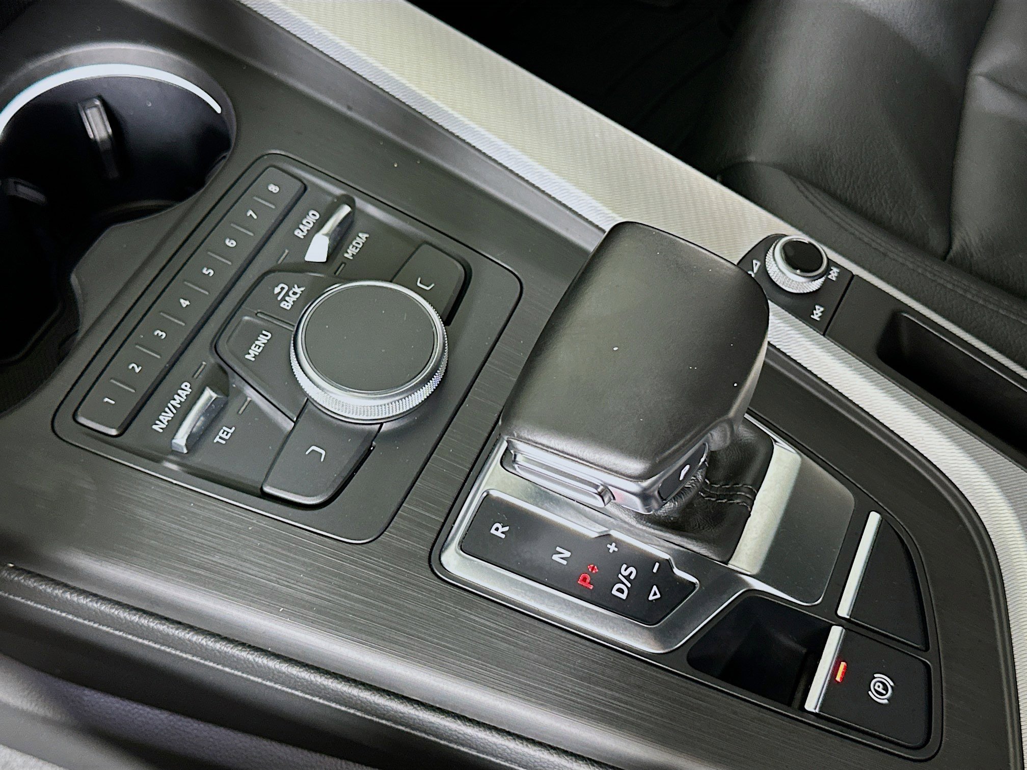 Used 2017 Audi A4 2.0T Premium image 24