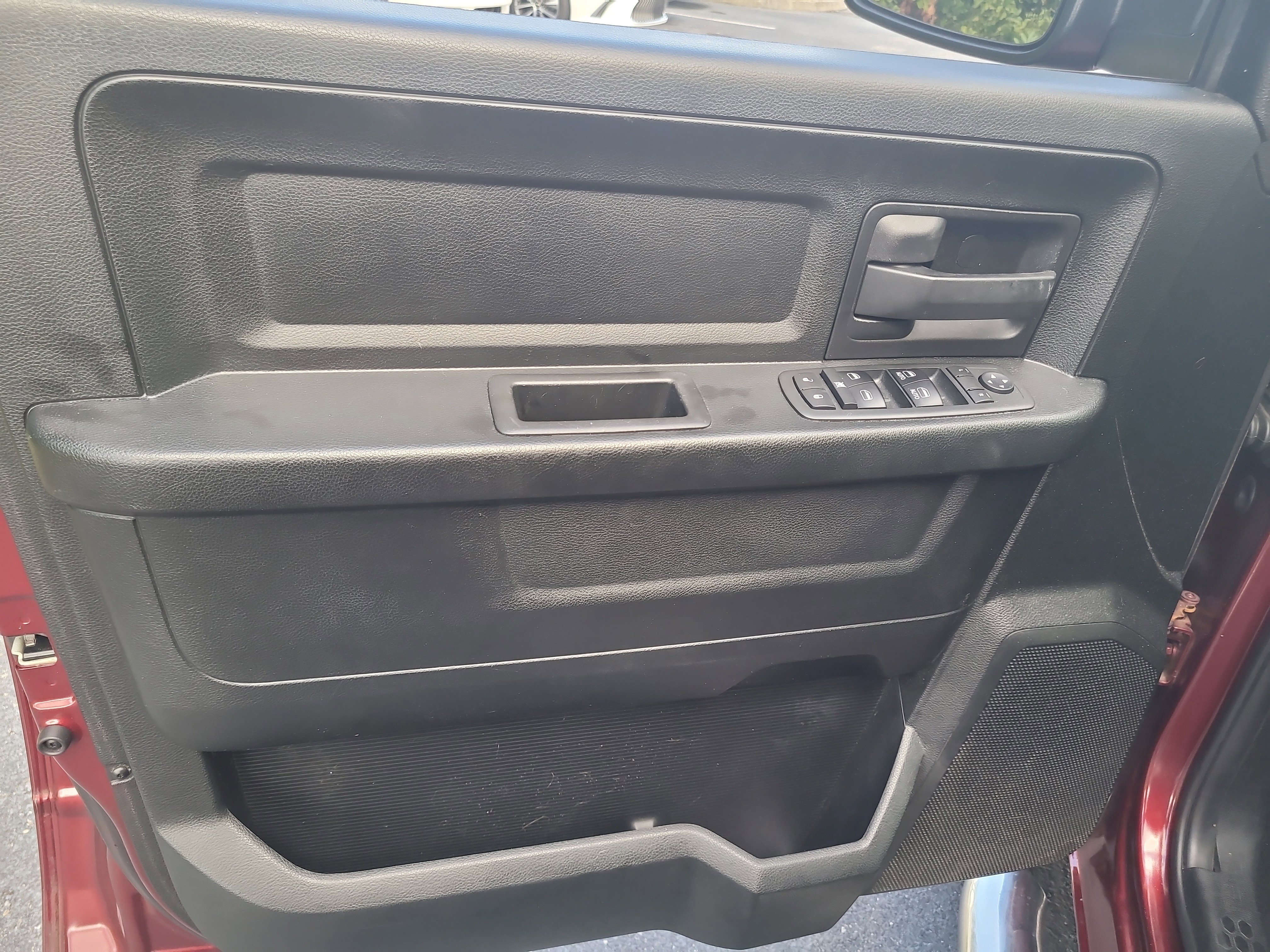 Used 2018 RAM 1500 Express w/ Express Value Package image 17