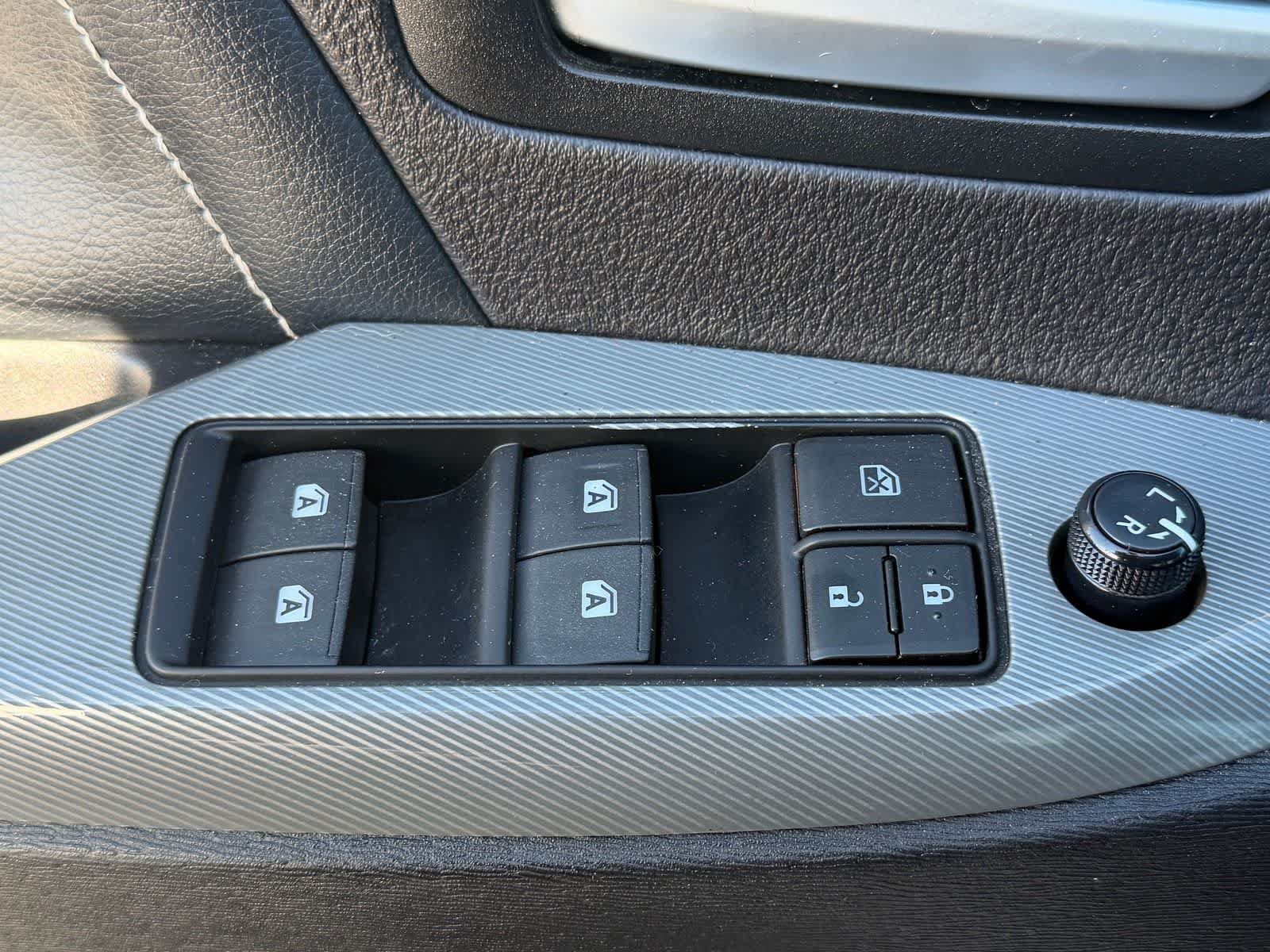 Used 2015 Toyota Sienna SE Premium FWD image 15