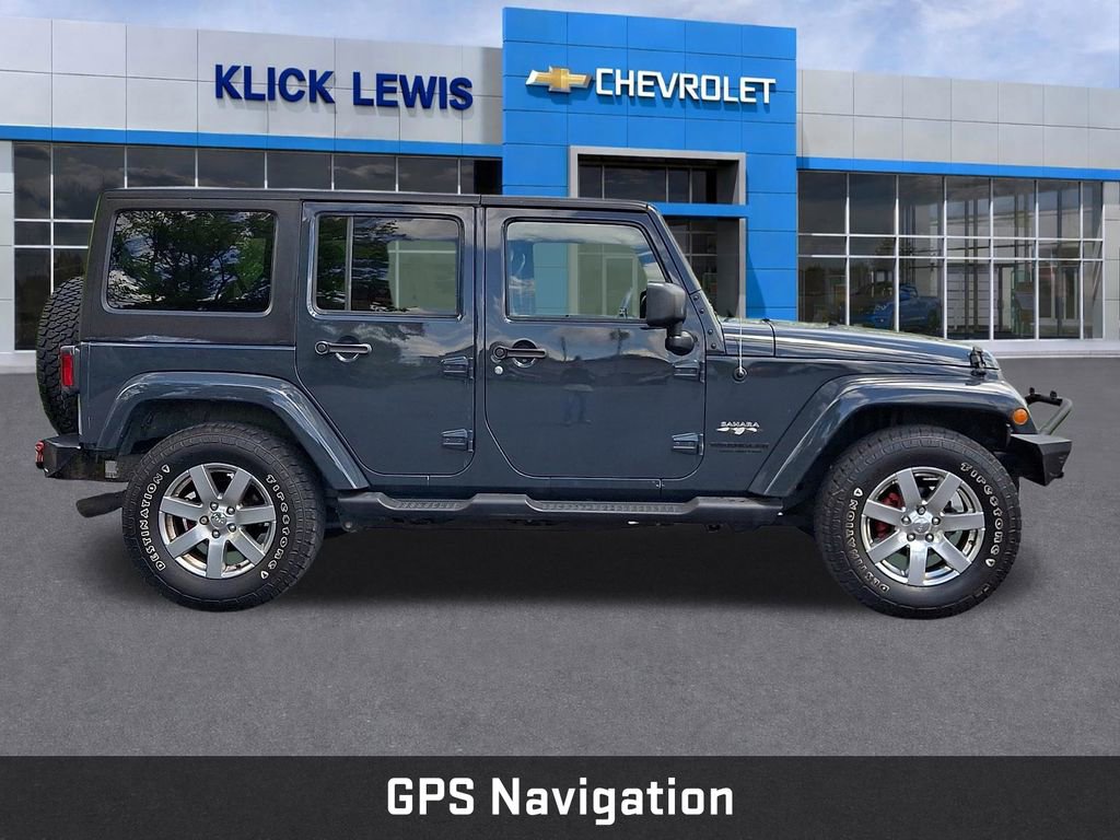 Used 2016 Jeep Wrangler Unlimited Sahara w/ Connectivity Group AWD/4WD image 9