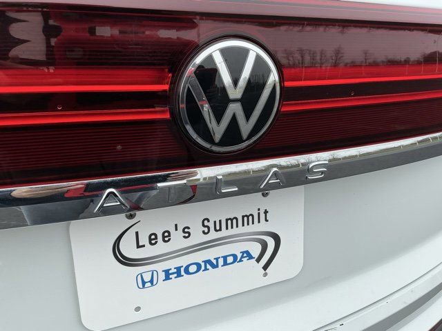 Used 2025 Volkswagen Atlas Cross Sport SE image 5