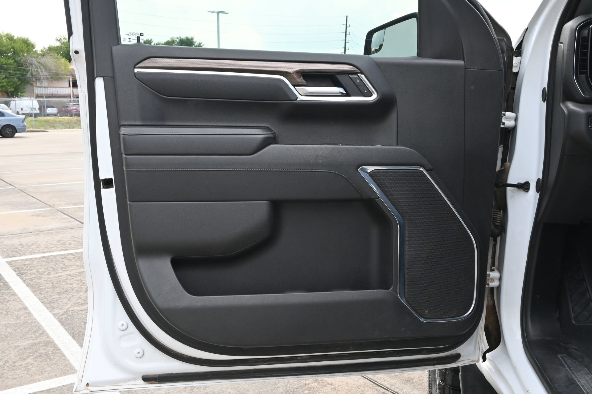 Used 2025 Chevrolet Silverado 1500 LT AWD/4WD image 20