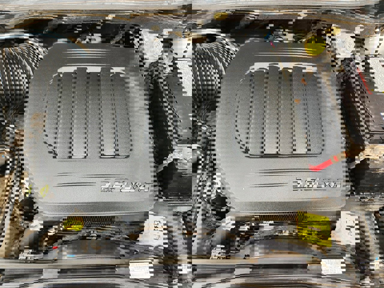 Used 2011 Chrysler Town & Country Touring-L image 30