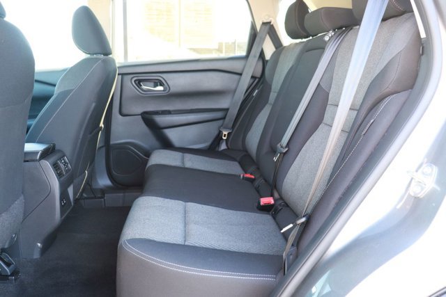 Used 2024 Nissan Rogue SV image 12