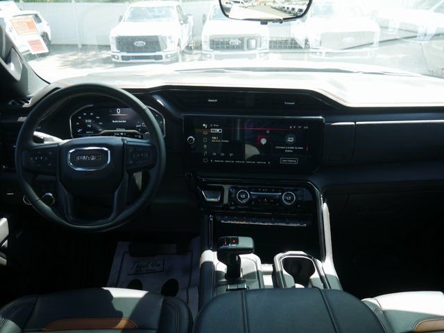 Used 2023 GMC Sierra 1500 AT4 w/ Technology Package AWD/4WD image 7