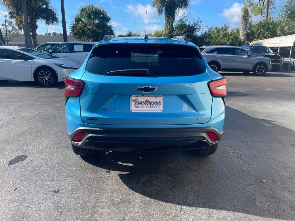 Used 2026 Chevrolet Trax RS w/ Sunroof Package FWD image 4