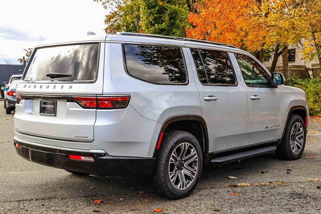 Used 2022 Jeep Wagoneer Series III w/ Flexible Seating Group image 6