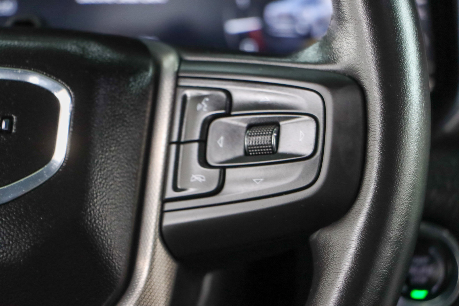 Used 2023 GMC Yukon Denali image 15