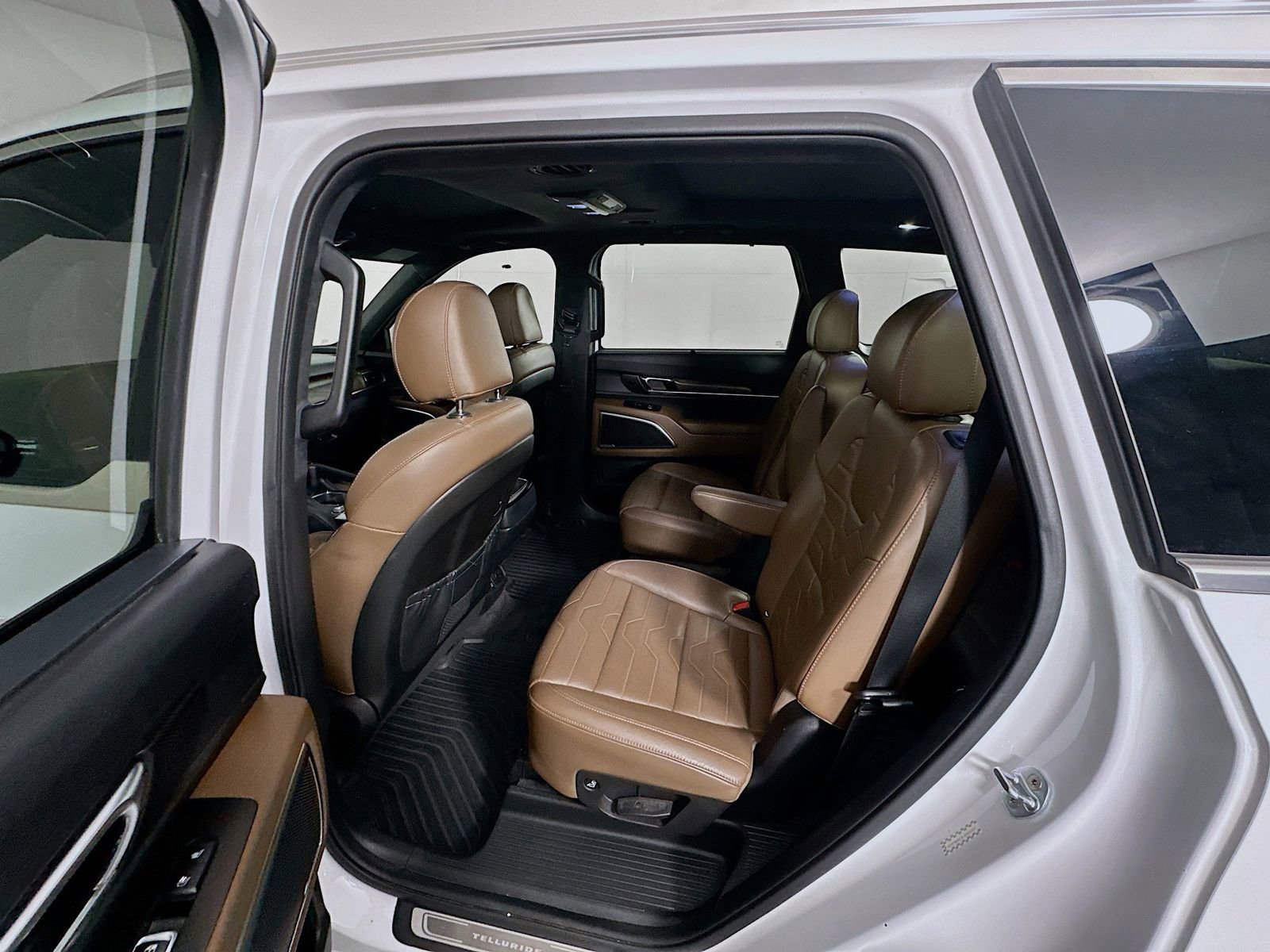 Used 2020 Kia Telluride SX w/ SX Prestige Package AWD/4WD image 26