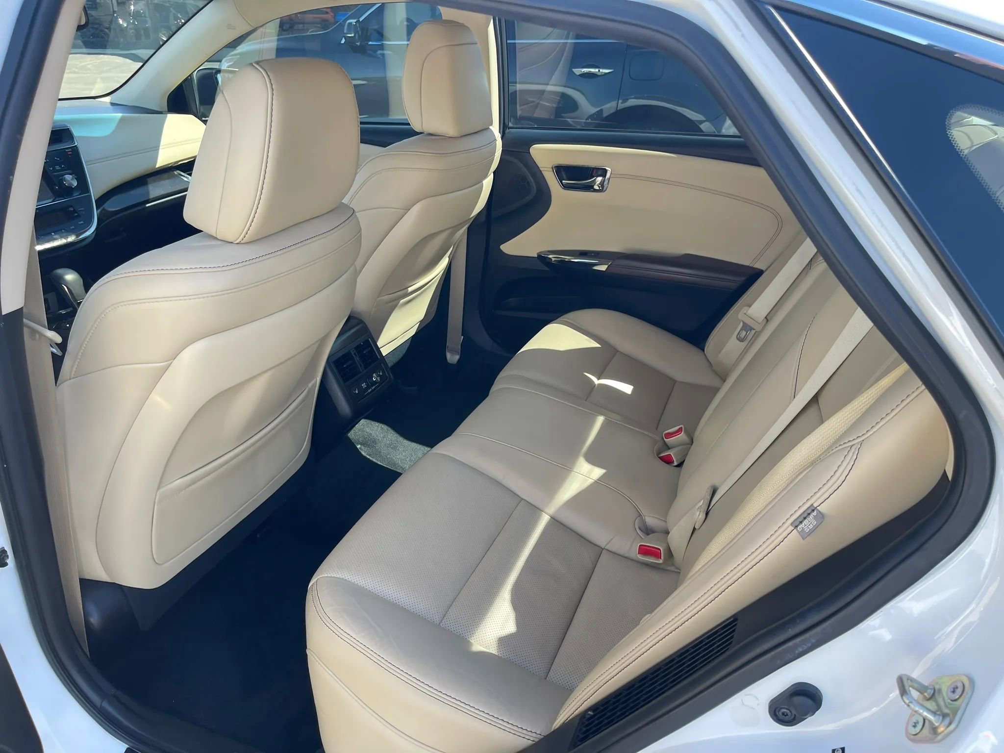 Used 2017 Toyota Avalon XLE Premium FWD image 11