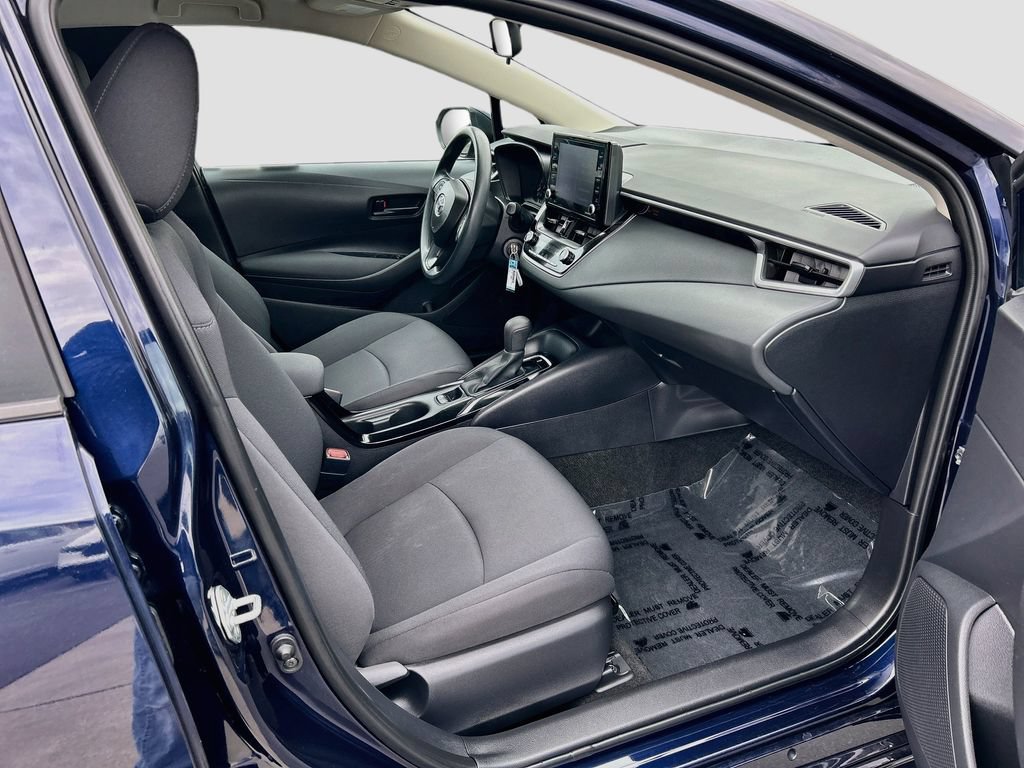 Used 2022 Toyota Corolla LE FWD image 25