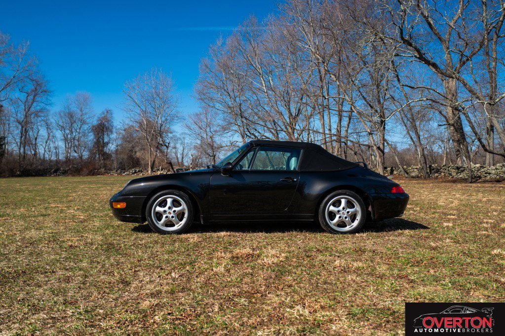 Used 1995 Porsche 911 Carrera RWD image 34