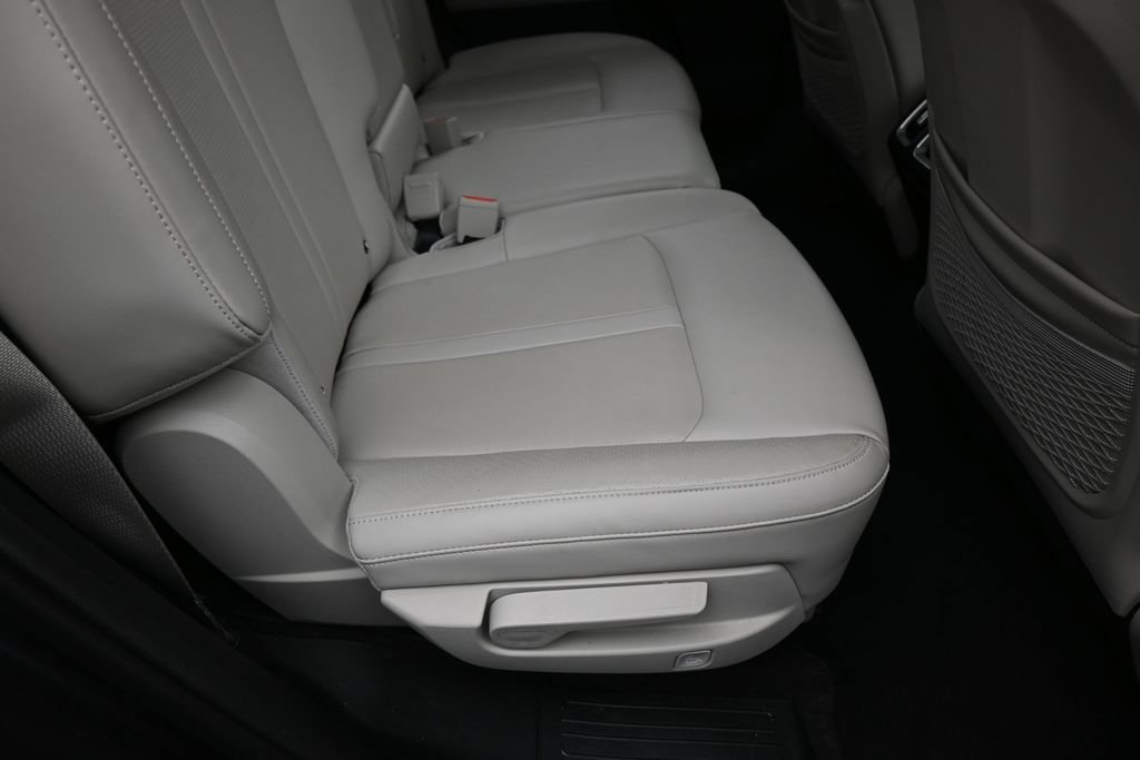 Used 2025 Kia Sorento S w/ Panoramic Sunroof Package FWD image 42