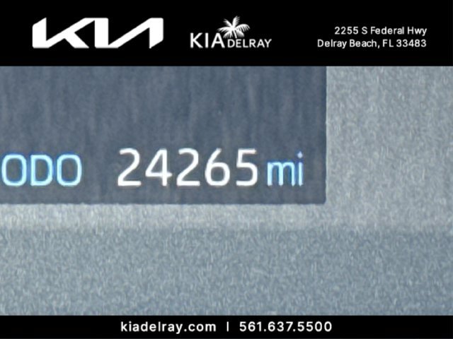 Used 2025 Toyota Corolla Cross AWD Hybrid w/ Moonroof Package image 33
