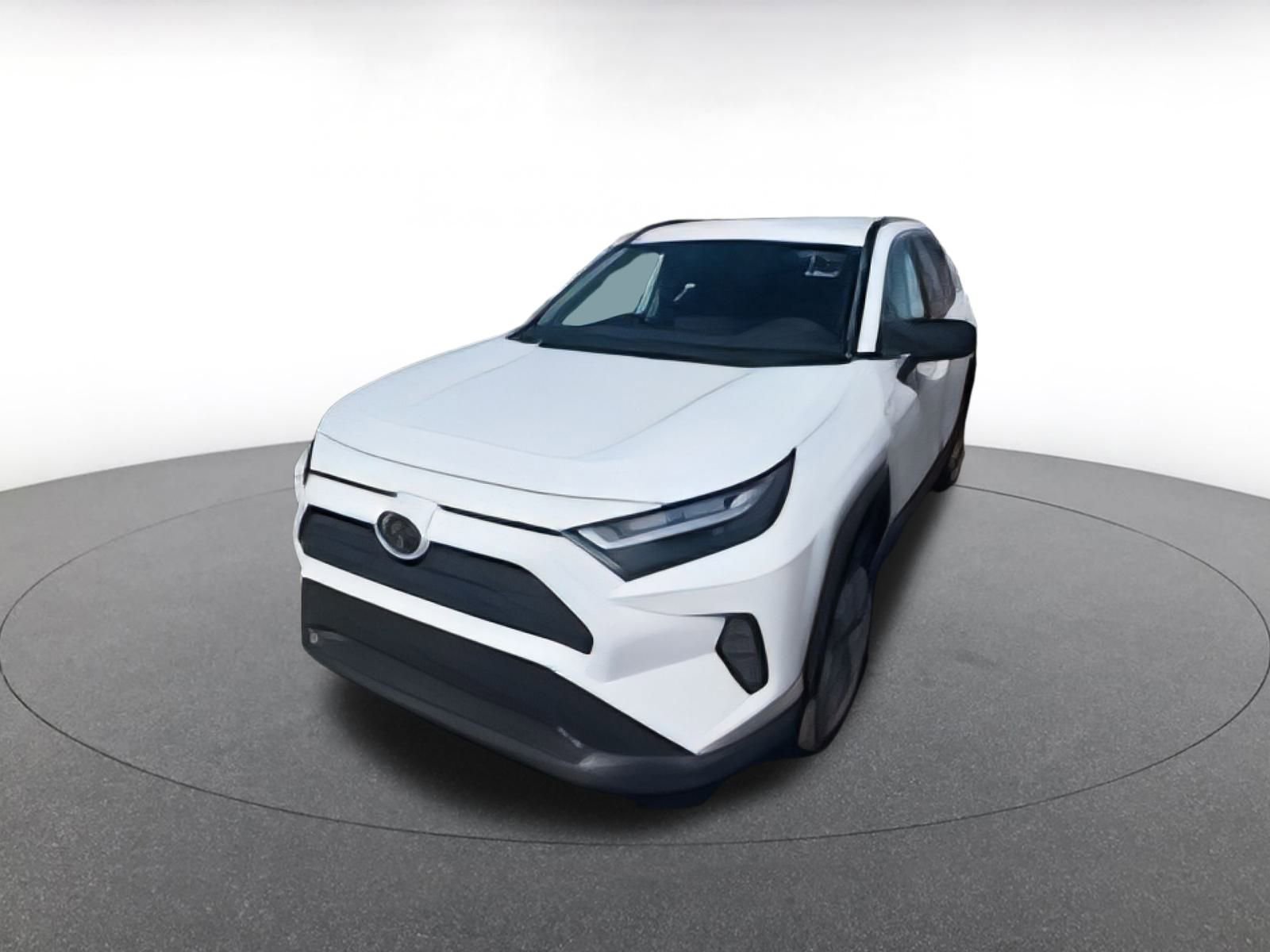 Used 2025 Toyota RAV4 LE image 3