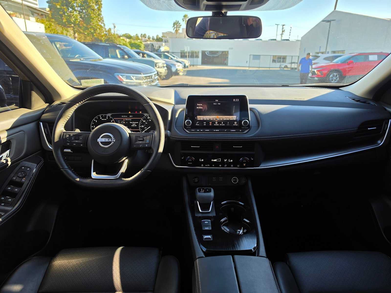 Used 2024 Nissan Rogue SV w/ SV Premium Package FWD image 18