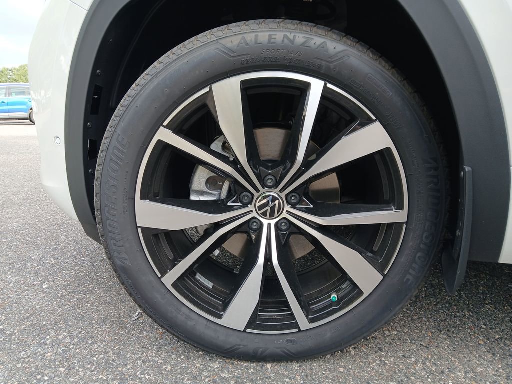 New 2026 Volkswagen Atlas Cross Sport SEL Premium R-Line AWD/4WD image 27