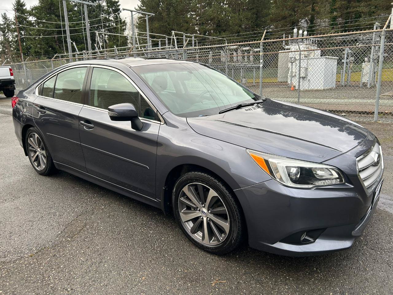 Used 2016 Subaru Legacy 2.5i Limited AWD/4WD image 3