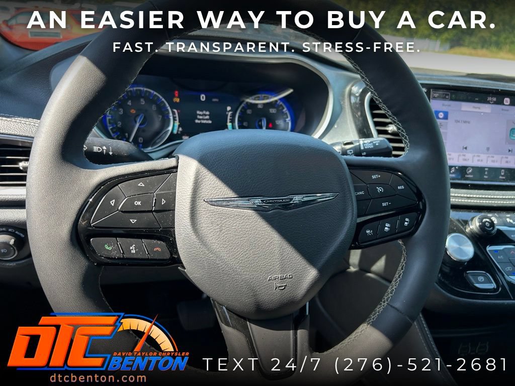 Used 2025 Chrysler Pacifica Limited FWD image 10