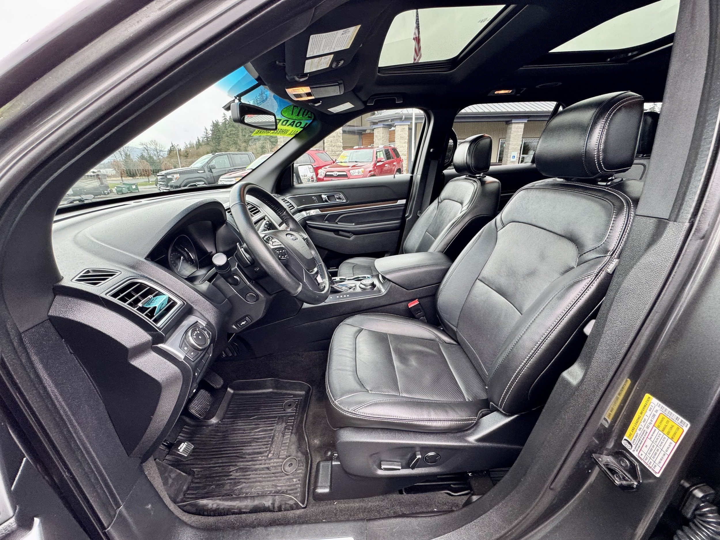 Used 2017 Ford Explorer Limited AWD/4WD image 9