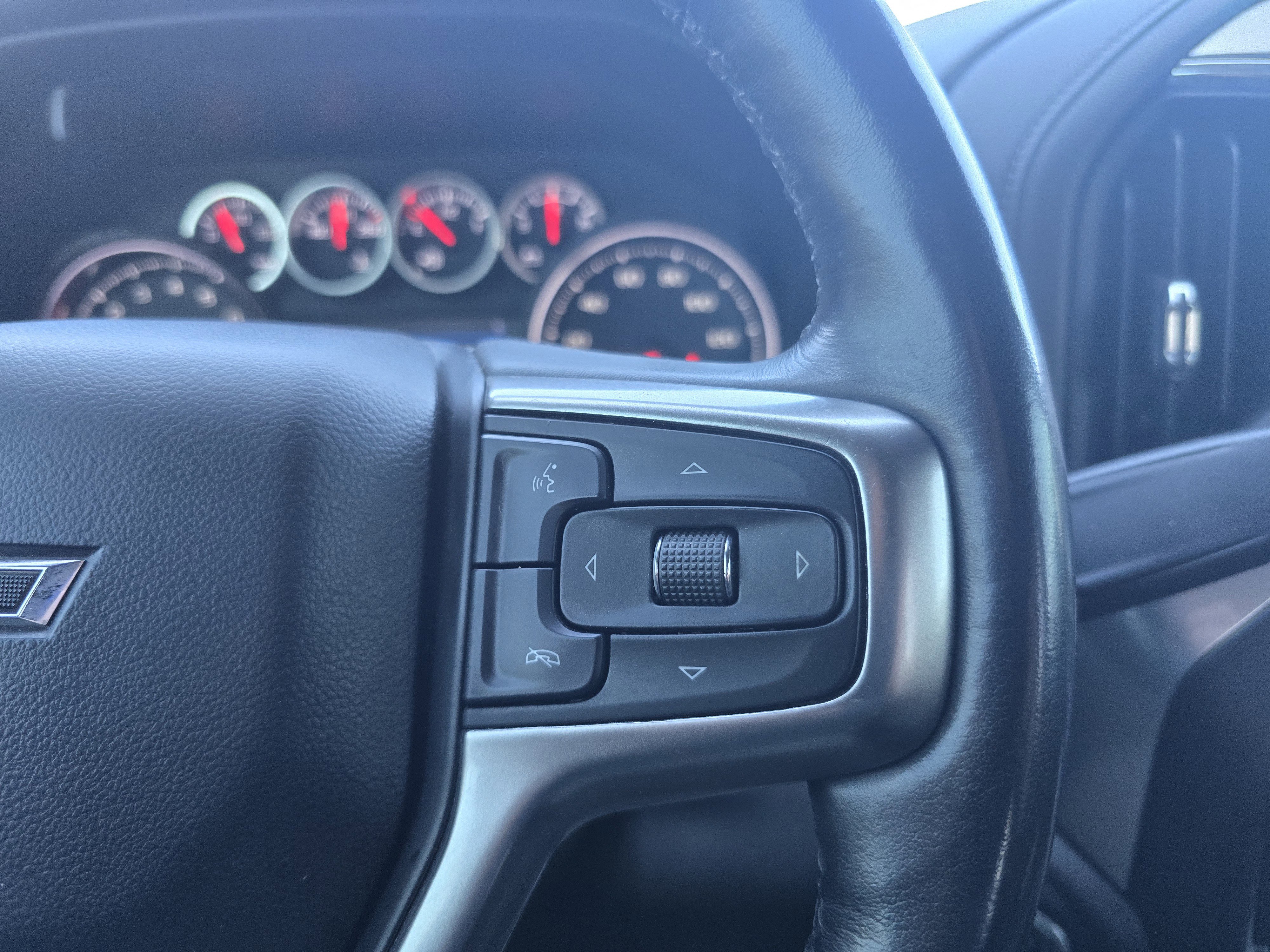 Used 2020 Chevrolet Silverado 1500 RST image 22