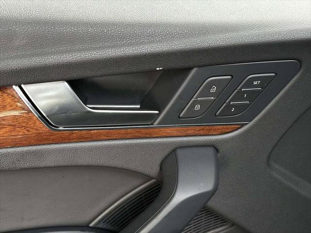 Used 2023 Audi Q5 2.0T Premium Plus w/ Premium Plus Package AWD/4WD image 12