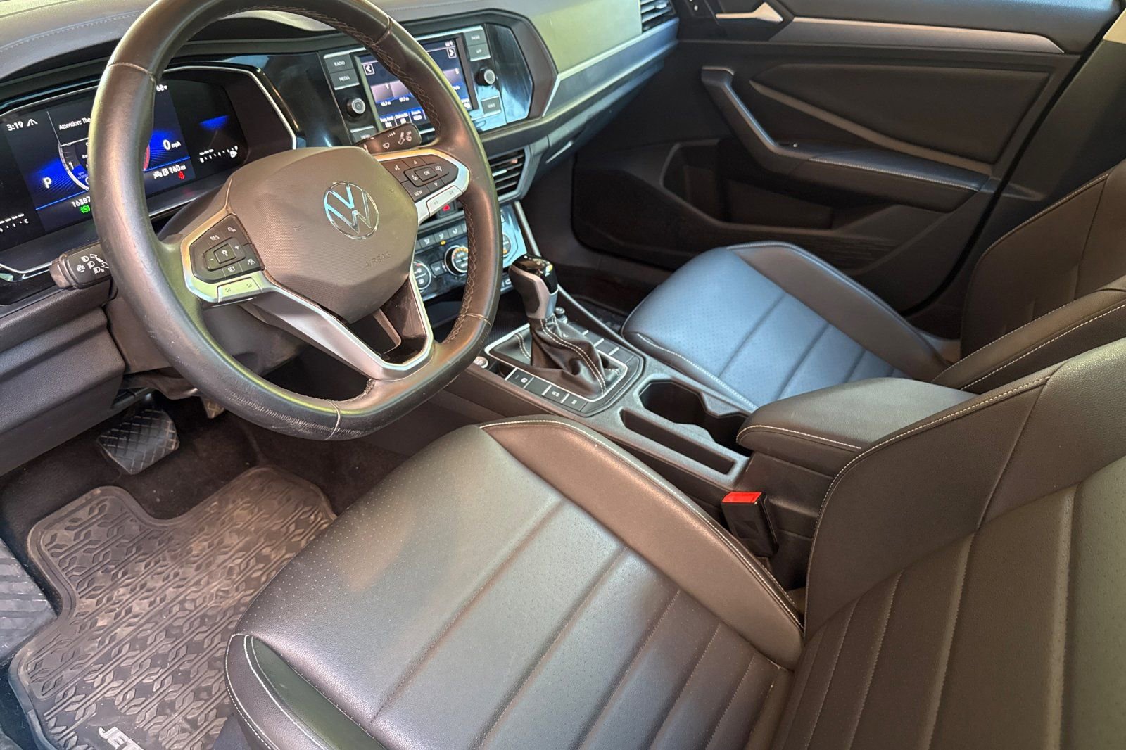 Used 2024 Volkswagen Jetta SE FWD image 10