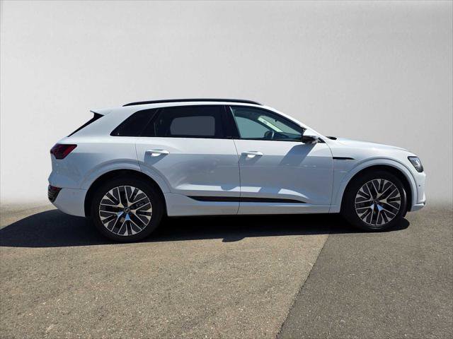 Used 2024 Audi Q8 e-tron Prestige w/ Prestige Package AWD/4WD image 2
